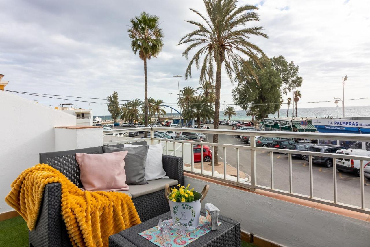 Sea & Wave Pedregalejo Beach Apartment Malaga Exterior photo